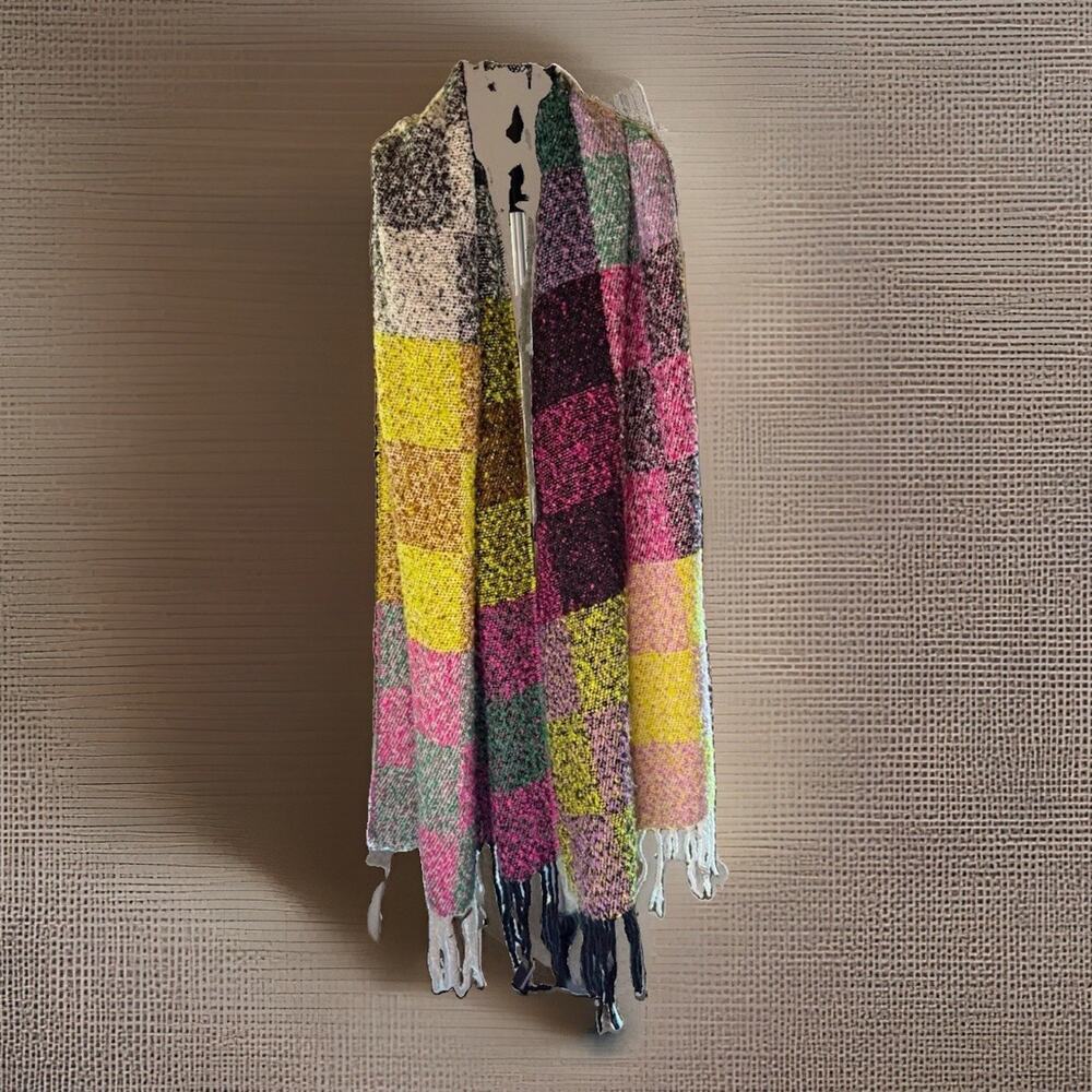 Wild Fable Women’s Multicolor Plaid Knit Rectangle Scarf w/ Fringe